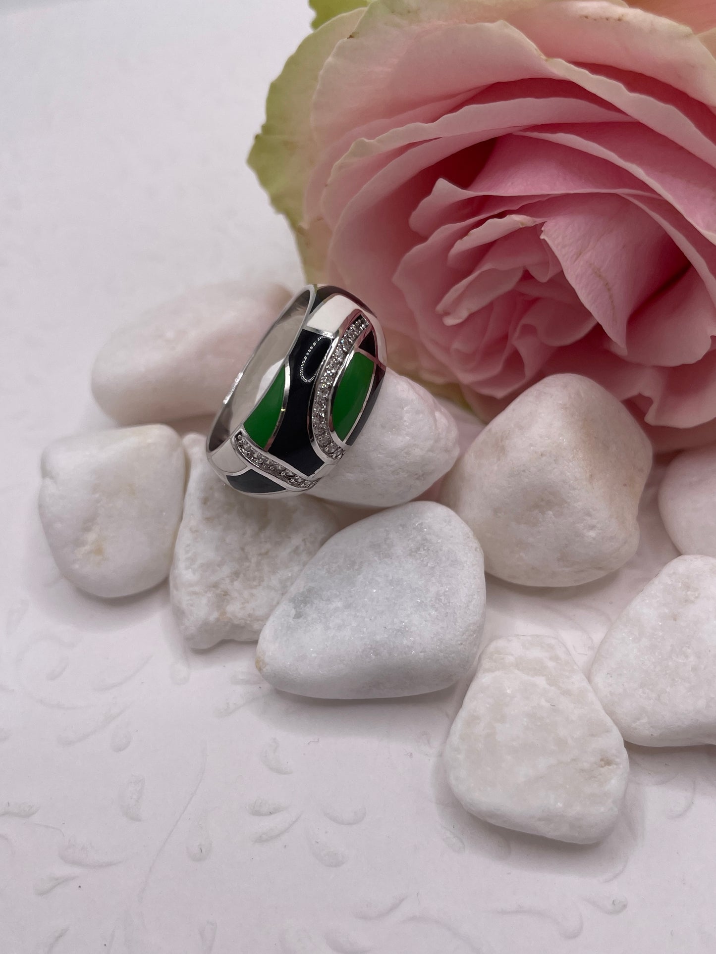 Ezüst gyűrű zománcos cirkóniával " Zöld-fehér "