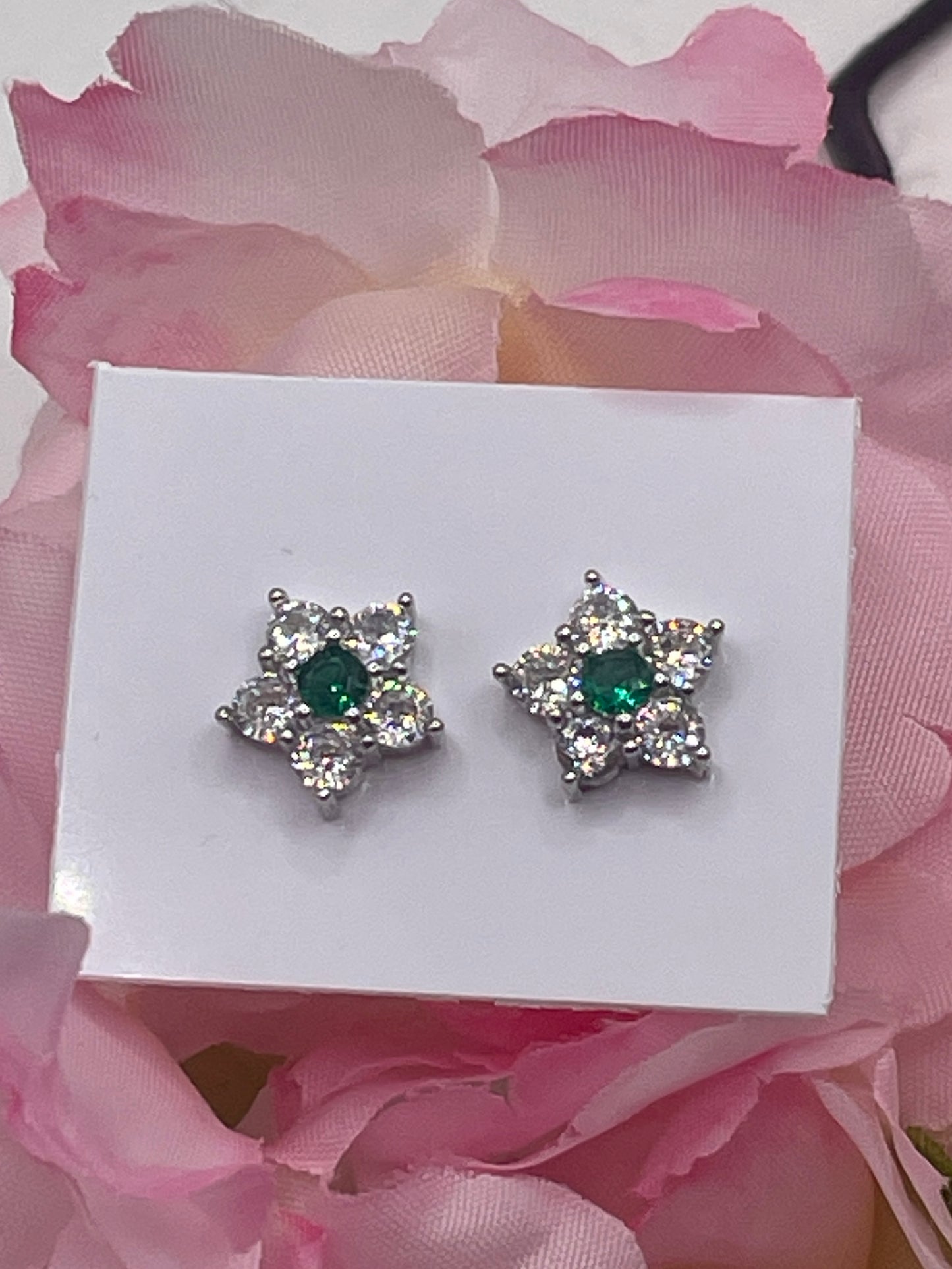 Ezüst cirkónia köves fülbevaló " smaragd virág"
