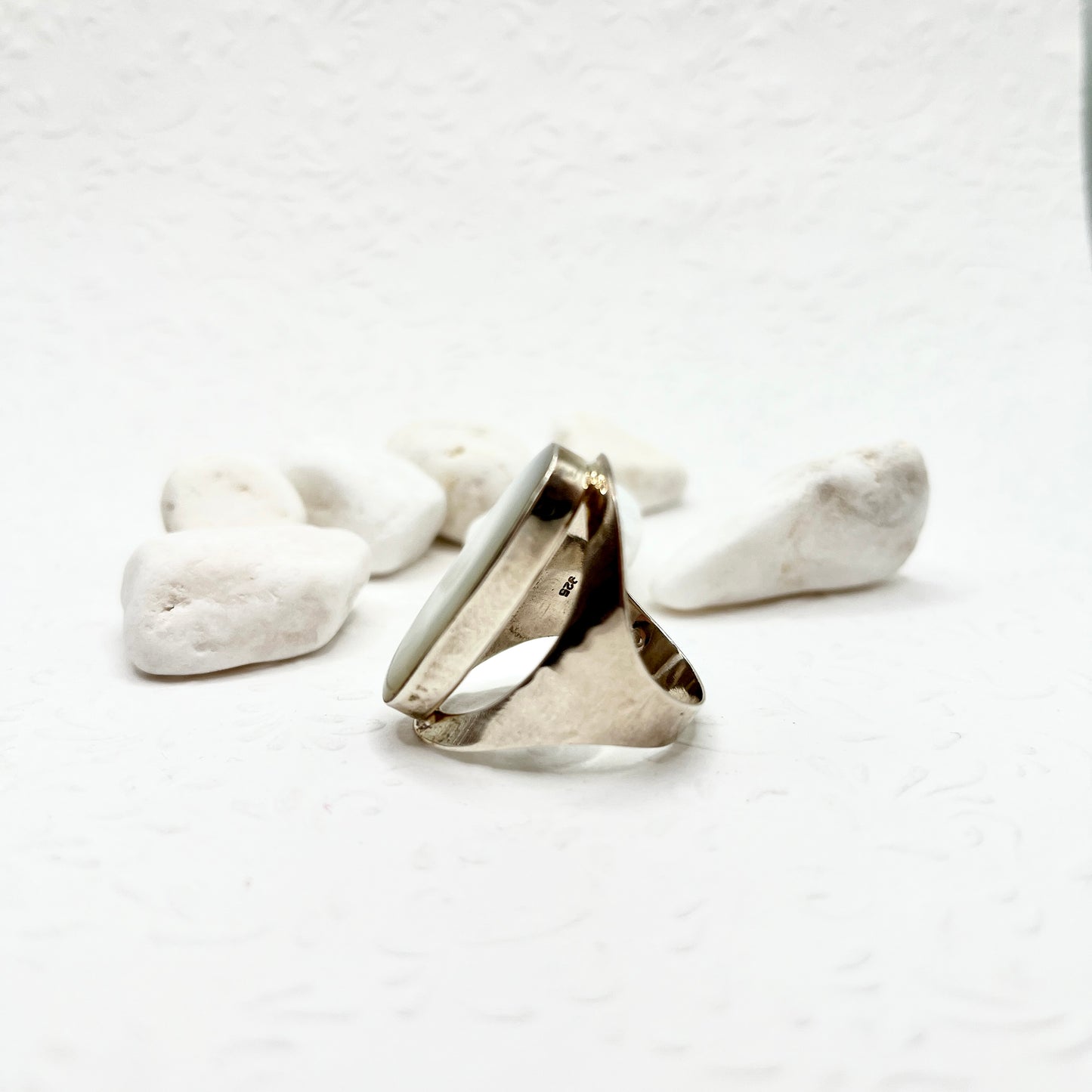 Gyöngyház köves ezüst gyűrű