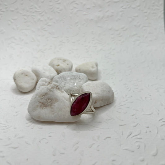 Rubin köves ezüst gyűrű